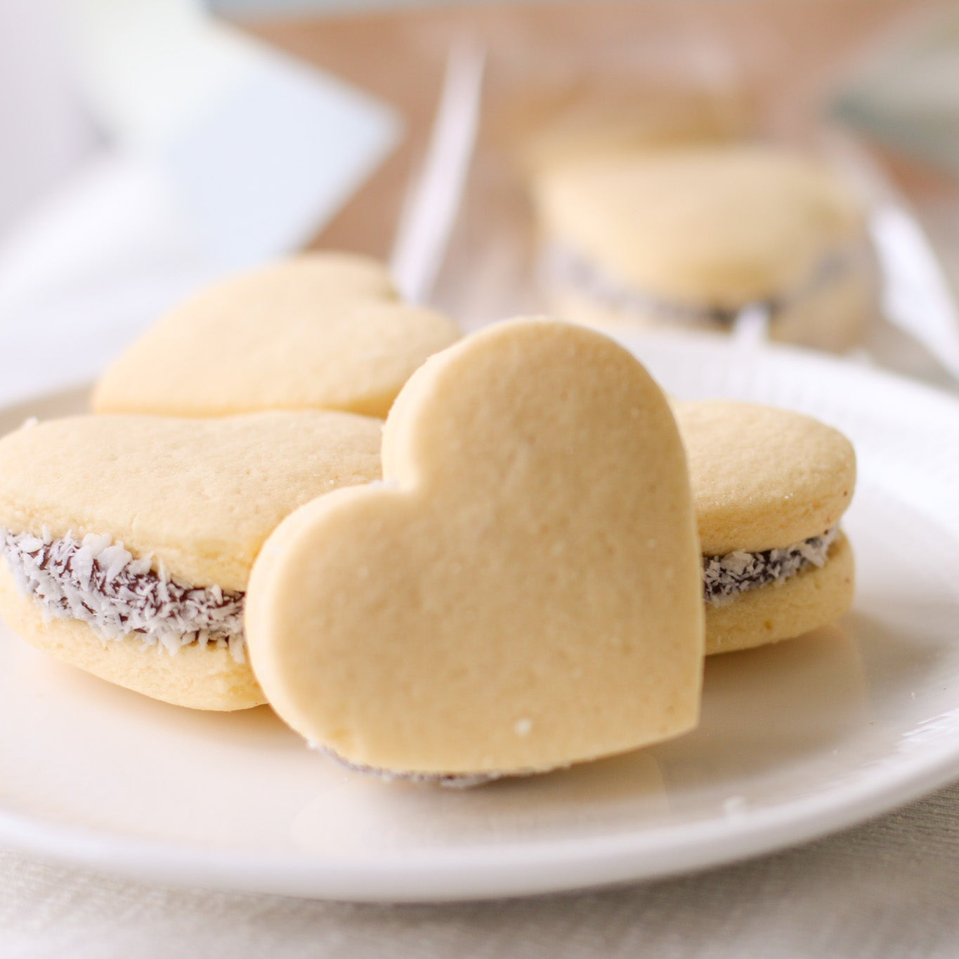 Heart shapped alfajores de maicena