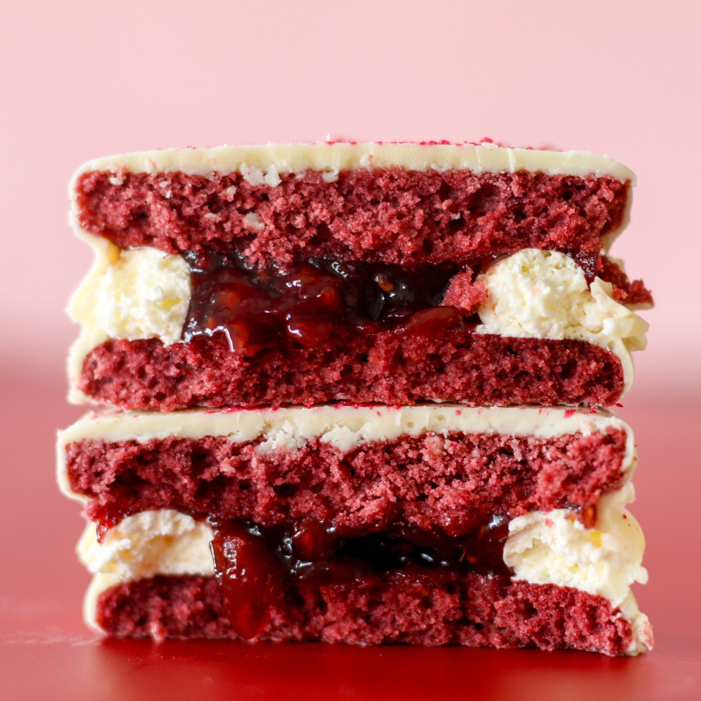 Red velvet alfajor