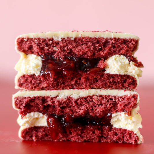Red velvet alfajor
