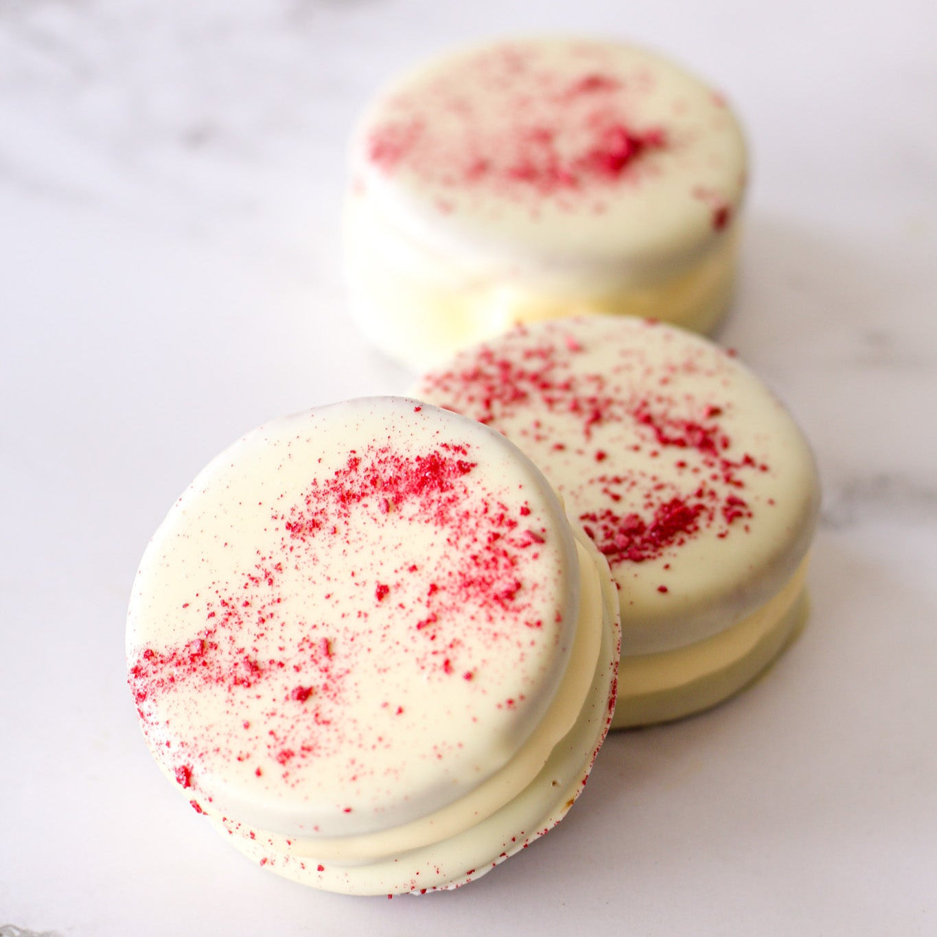 Red velvet alfajor