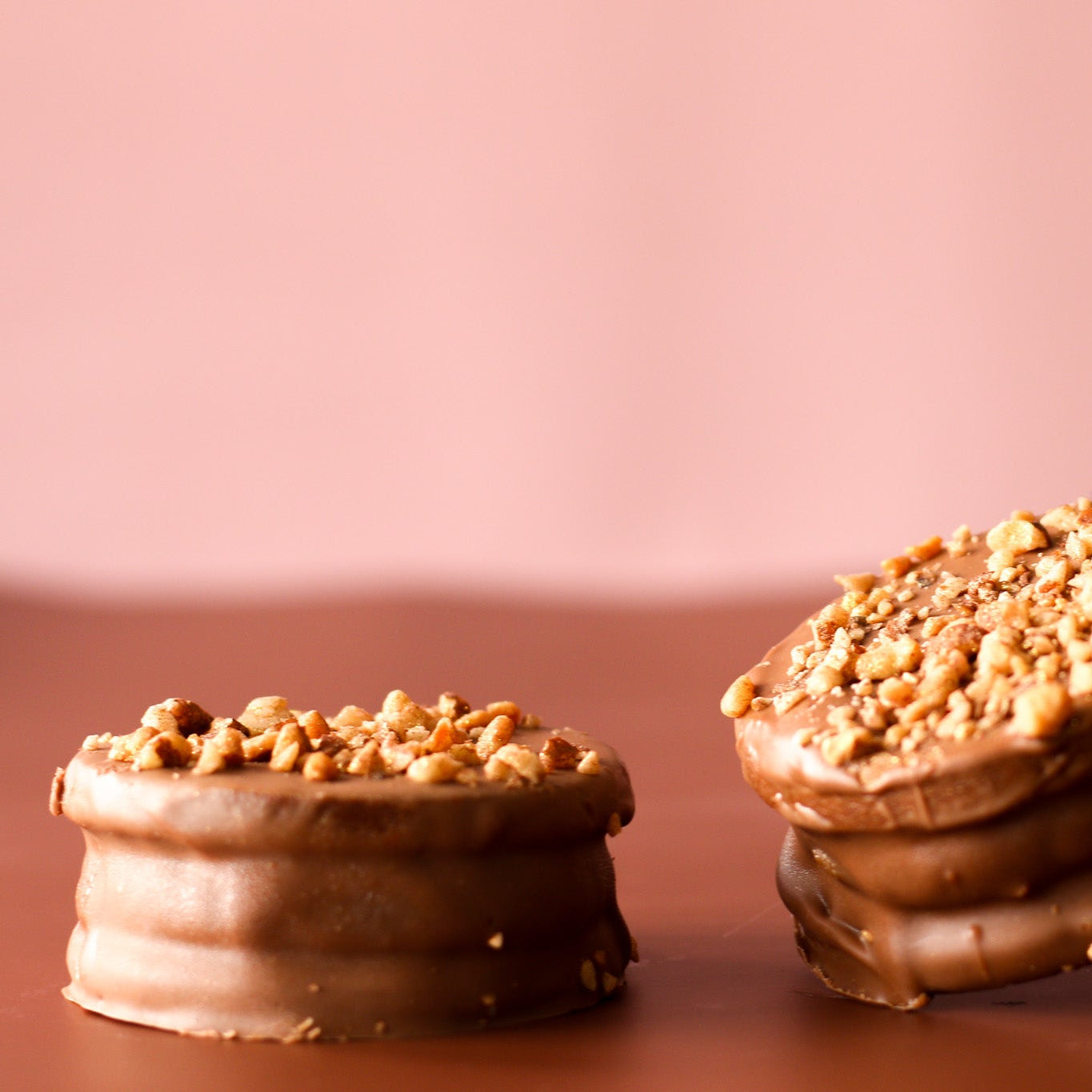 Dulce de leche & almond alfajor