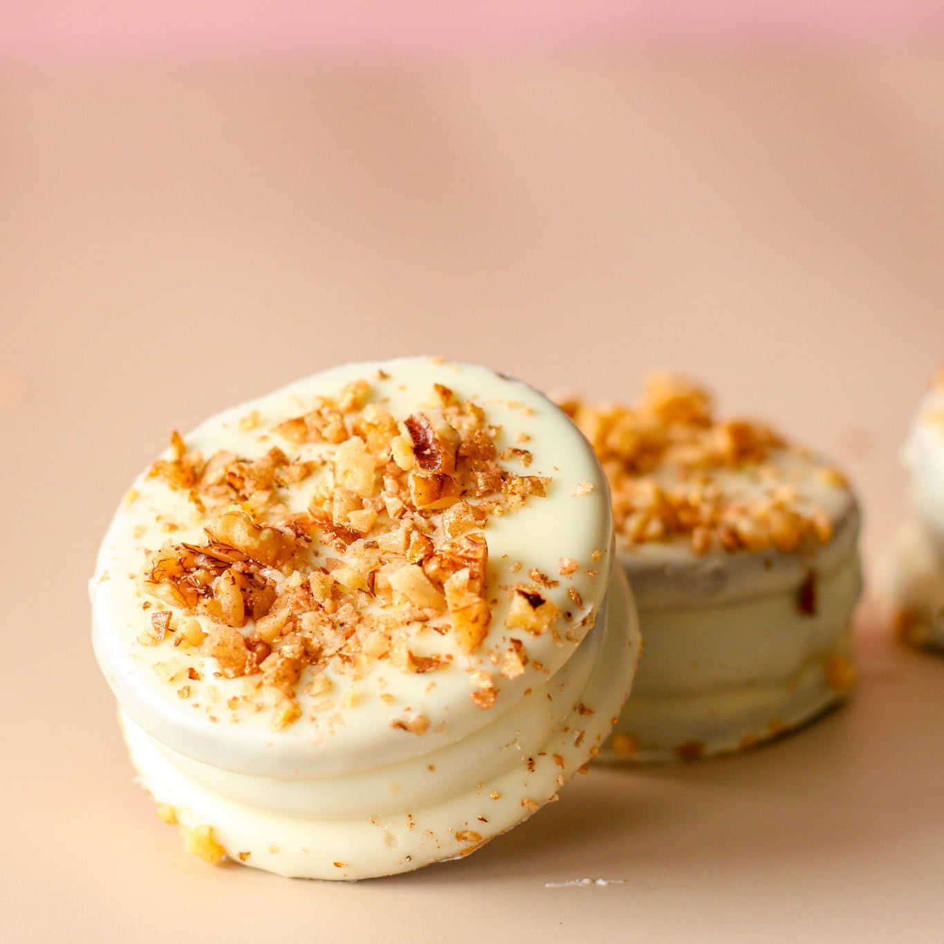 Dulce de leche & walnuts alfajor