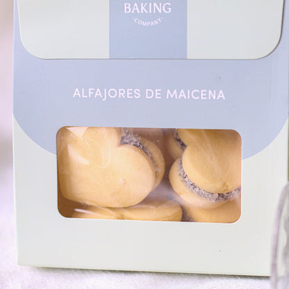 Heart shapped alfajores de maicena
