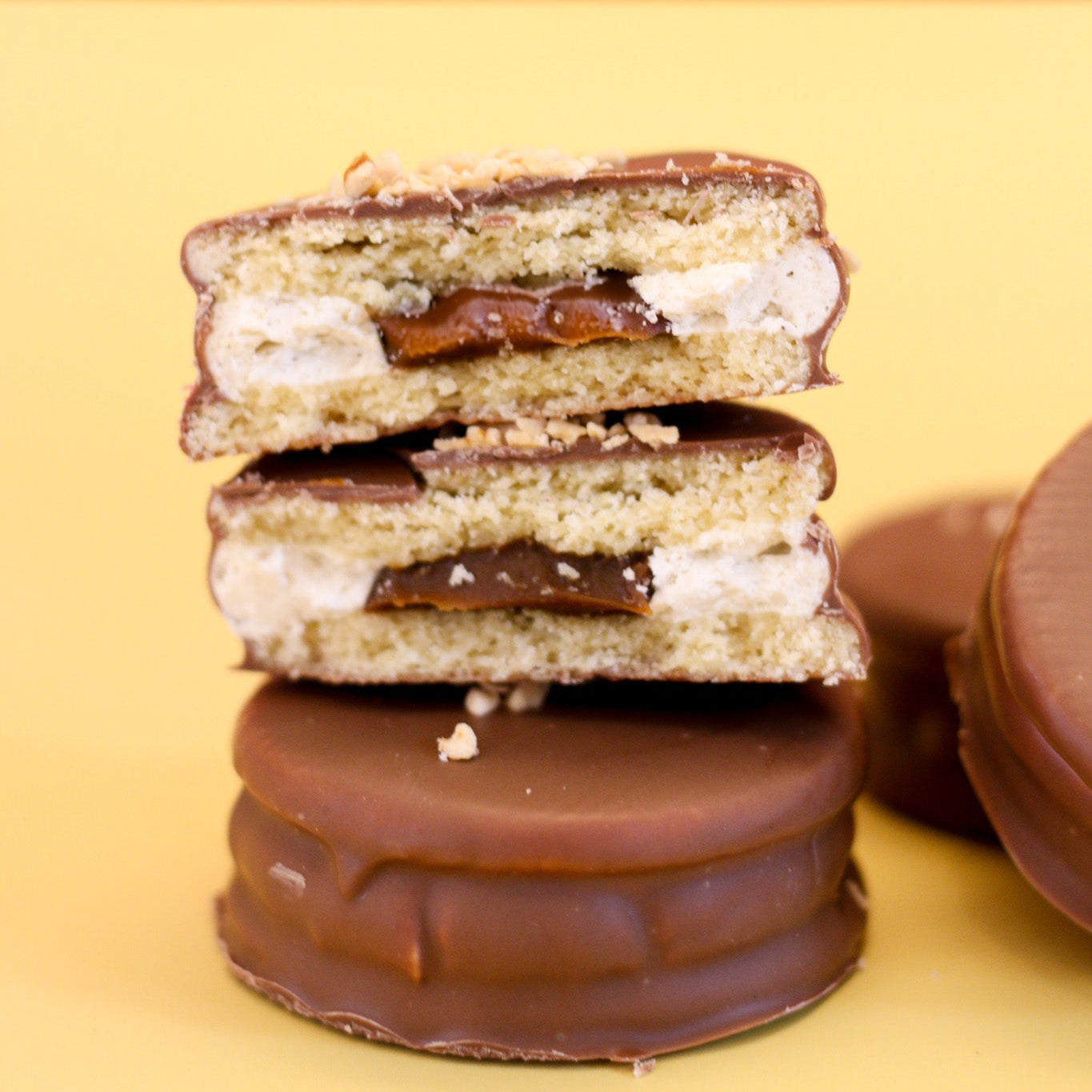 Banana split alfajor