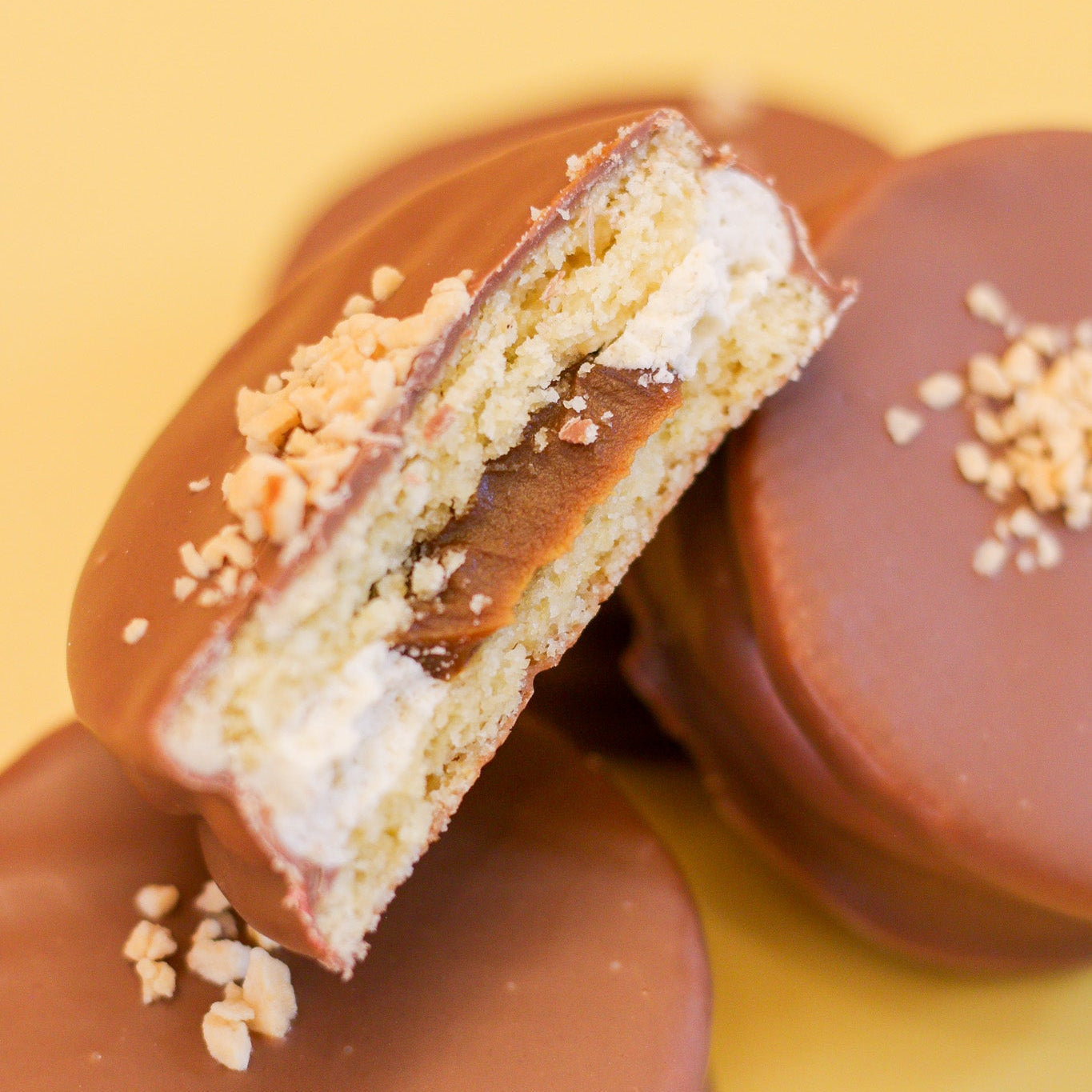 Banana split alfajor