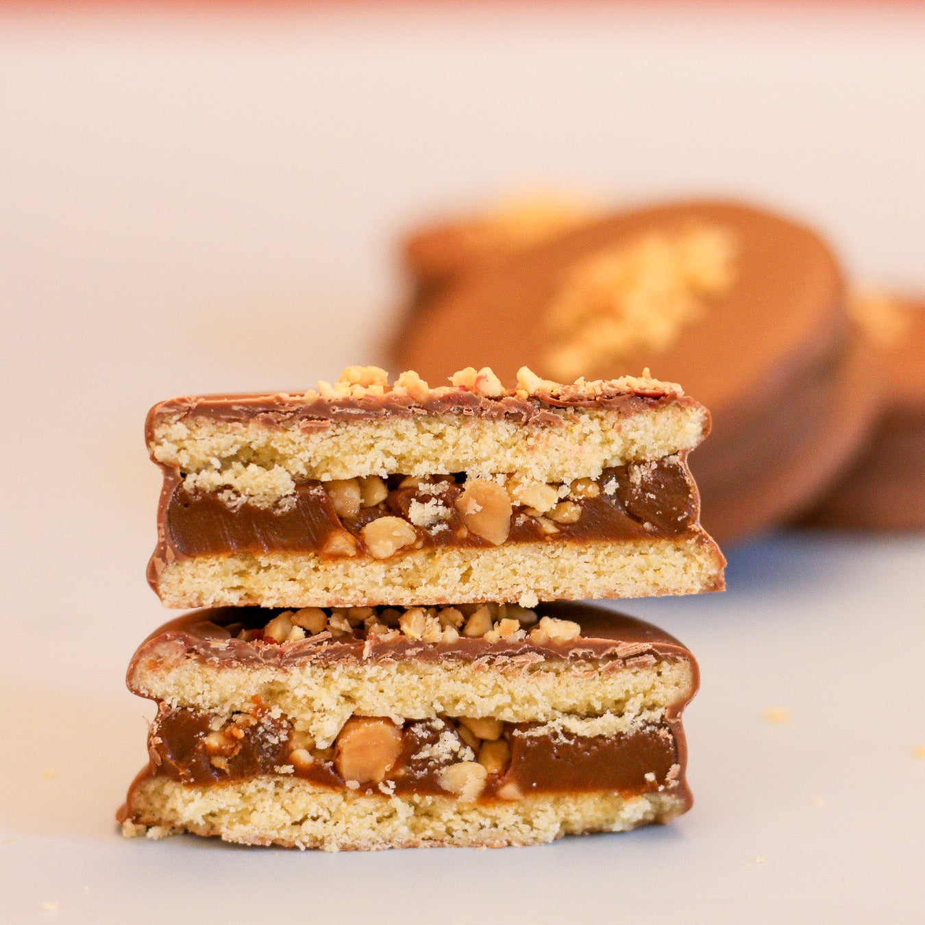 Peanut & dulce de leche alfajor
