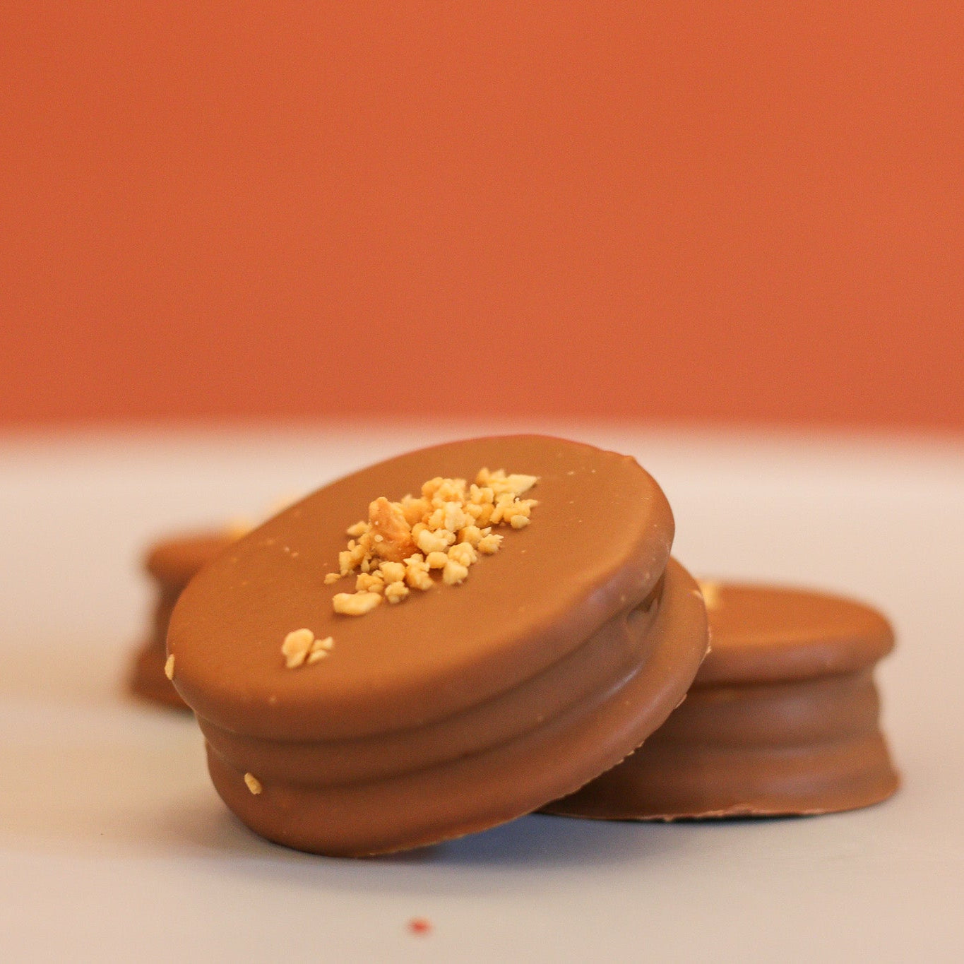 Peanut & dulce de leche alfajor