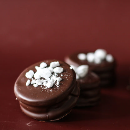 Meringue & dulce de leche alfajor