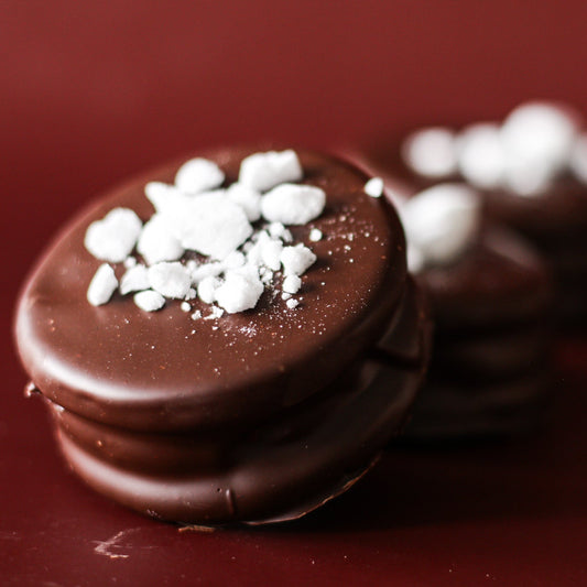 Meringue & dulce de leche alfajor