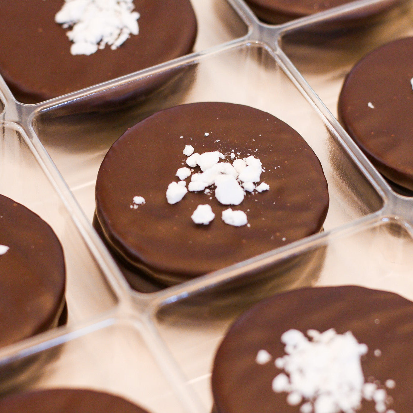 Meringue surprise alfajor