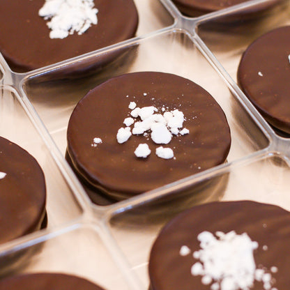 Meringue surprise alfajor